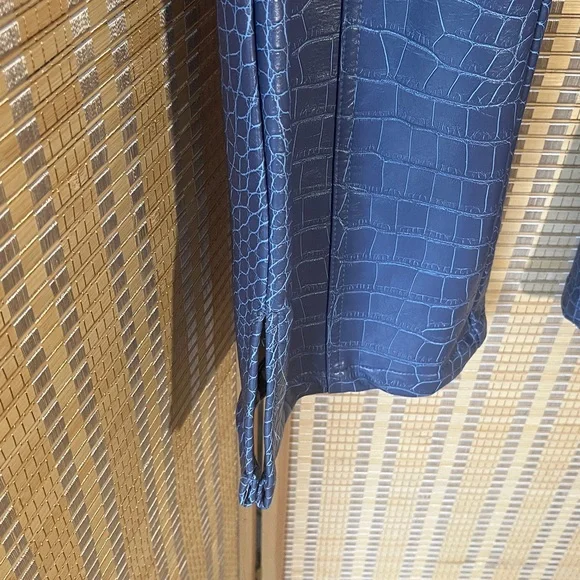 Hosbjerg Periwinkle Faux Crocodile Flared Leg Pants medium - Picture 4 of 8